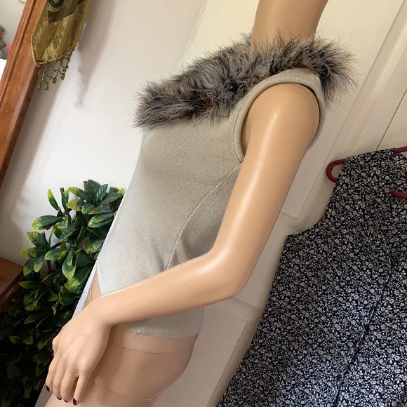 Sirens fluffy Marilou feather scoop neck sleeveless sweater tank top S M - Picture 10 of 14